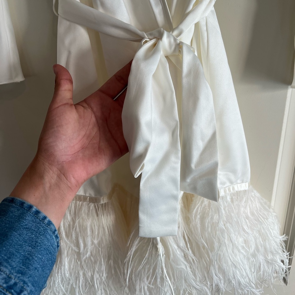 Feather Robe - Picture 3 of 13
